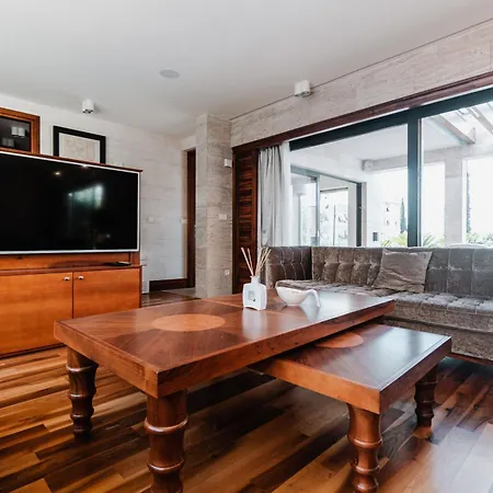 Penthouse Vinci 아파트 *